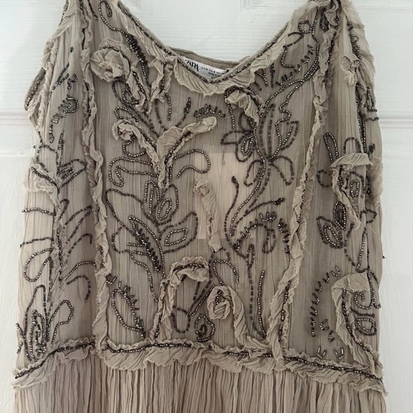 zara beige embroidered dress | Dresses | Rare Zara Womens Beaded Floral Floral midi Color:As photo-Pink NECKLINE_Spaghetti Straps Enchnt Women's Sage Green lining and an invisible